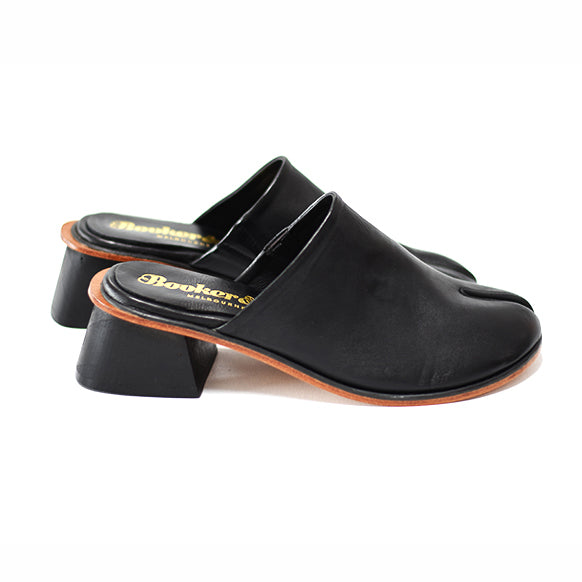 Silky soft lambskin tabi toe Mules