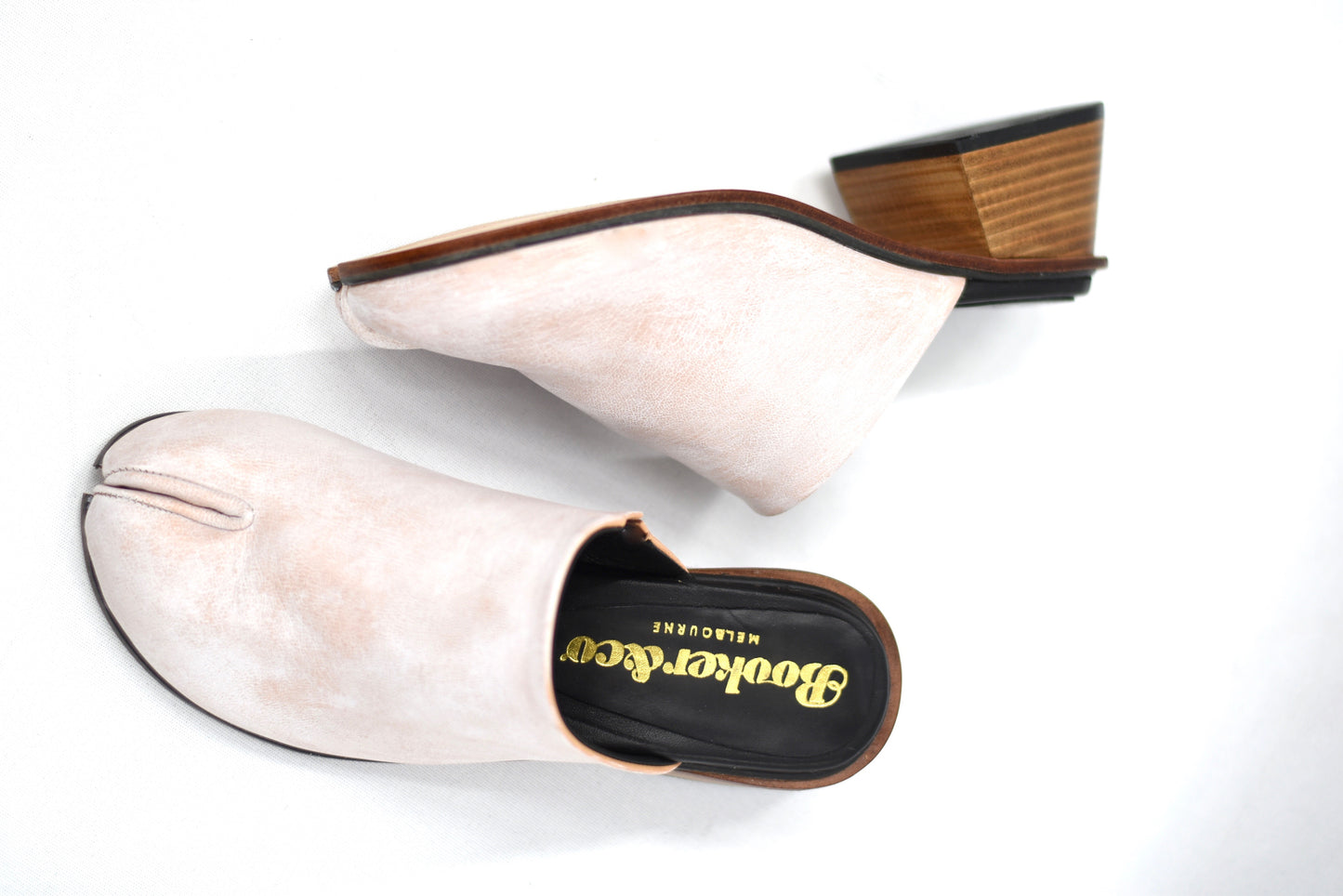 Tabi toe mules with silky soft lambskin