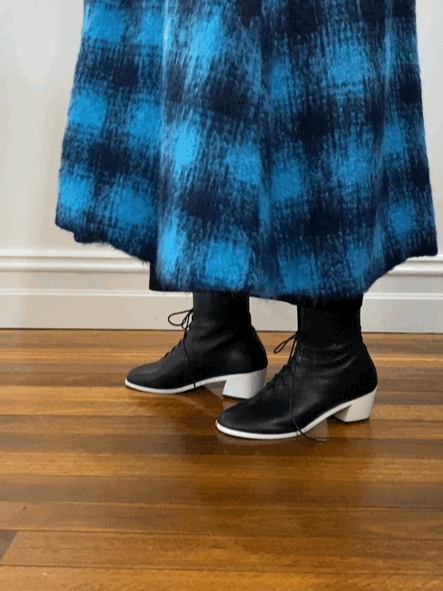 Tabi Boots: Chunky 5 cm heel to extend your ankle